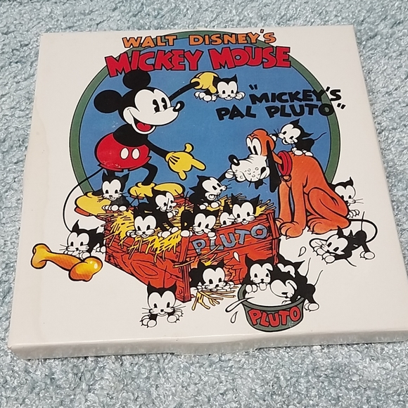 Vintage mickey mouse Collectors plate - Picture 4 of 4